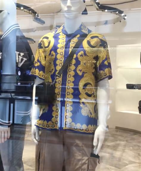 montgomery versace malaysia.